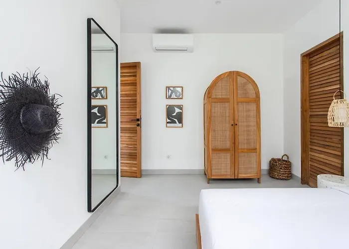 Modern Elegance In Bingin 3 Bedroom Luxury Uluwatu (Bali)