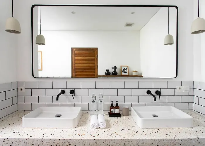 Modern Elegance In Bingin 3 Bedroom Luxury Uluwatu (Bali)